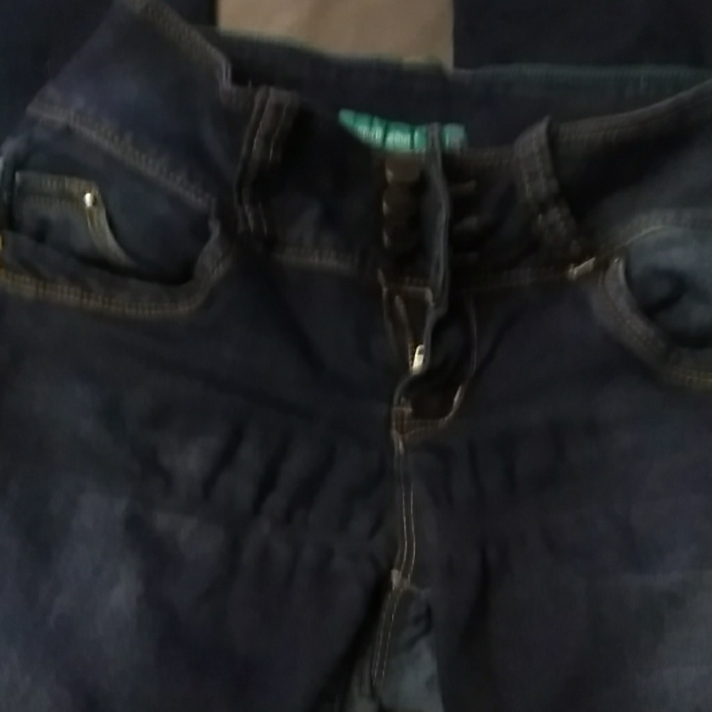 Butt lift jeans